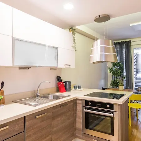 Elegant 2 Bedroom Duplex House With Garden In Cihangir * Istanbul