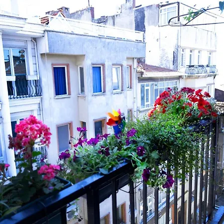 Luxury Of A With The Comfort Of In The Center Of Kadikoy Apartment