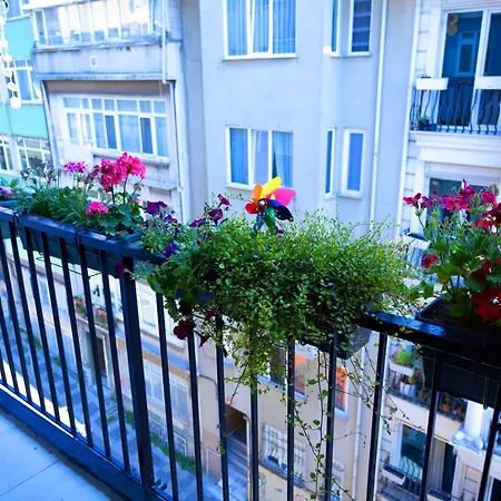Luxury Of A With The Comfort Of In The Center Of Kadikoy