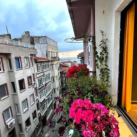 Apartment Luxury Of A With The Comfort Of In The Center Of Kadikoy Istanbul