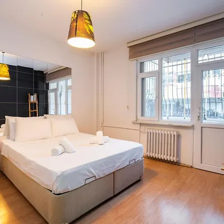 Central Stylish House In Gayrettepe شقة اسطنبول
