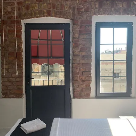 Nearby Taksim Spacious Flat With Duble Bed Apartment
