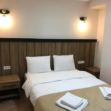Otel La Pera Suıtes 3*