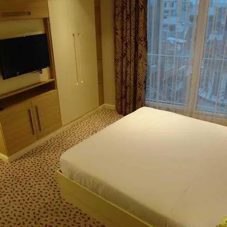 Le Mirage Hotel