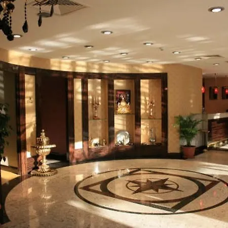 Golden Hill Hotel 4*