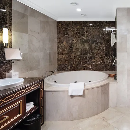 Hotel Crowne Plaza By Ihg 5*