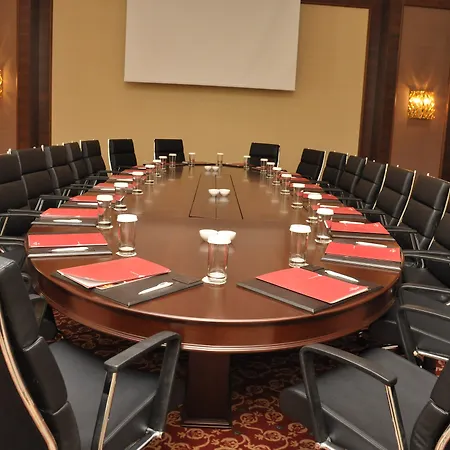 Crowne Plaza By Ihg Hotel