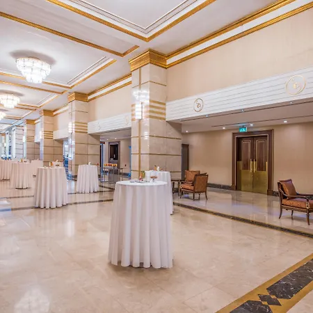Crowne Plaza By Ihg Hotel Istanboel