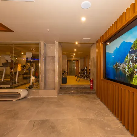 מלון Ramada By Wyndham Pera Taksim 5*