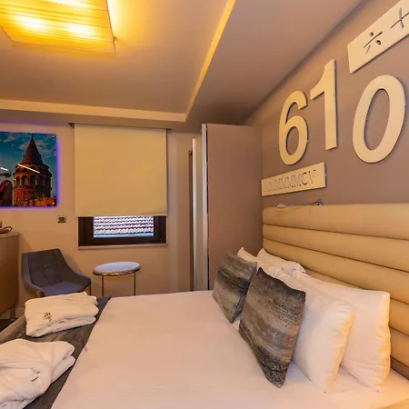 Ramada By Wyndham Pera Taksim מלון