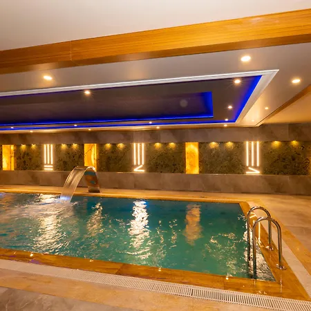 מלון Ramada By Wyndham Pera Taksim 5*
