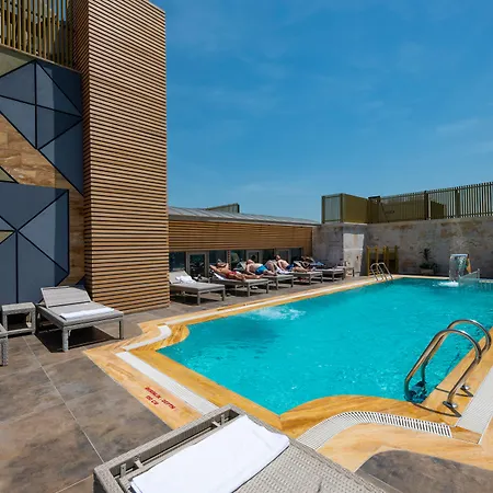 מלון Ramada By Wyndham Pera Taksim