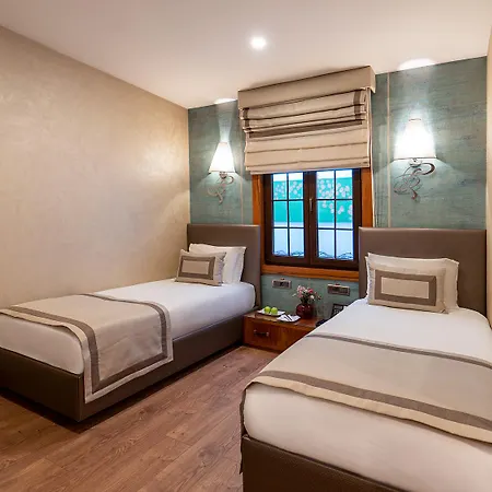 Biz Cevahir Sultanahmet 4*