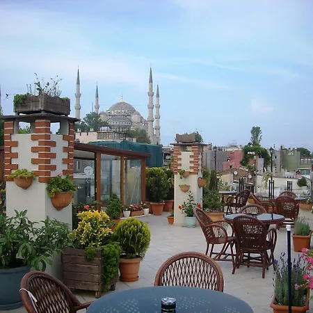 מלון Artefes Old City 4*