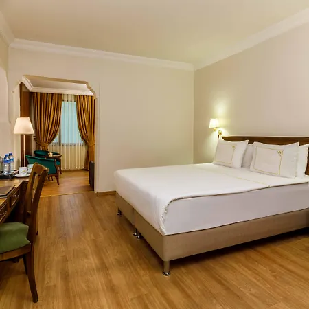 Hotel Golden Crown 3*