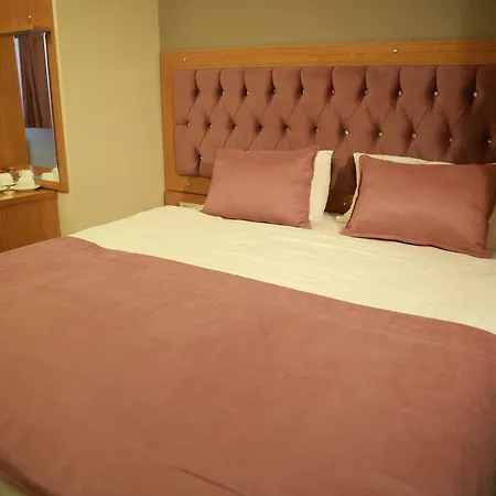 Black Pearl Hotel