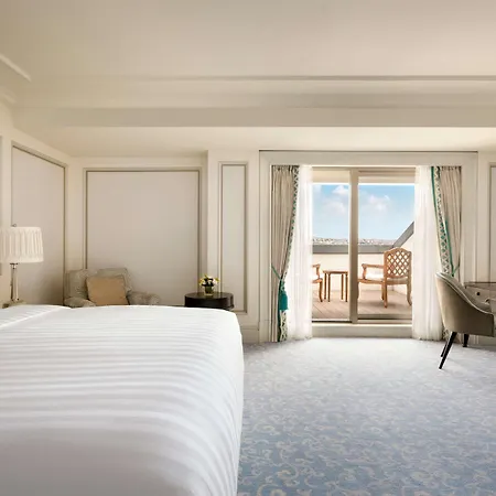 Shangri-la Bosphorus, Hotell