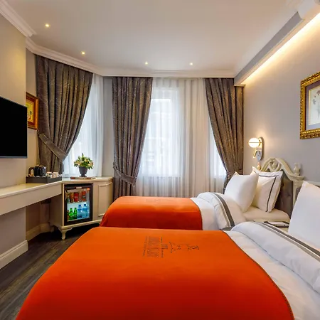 Amiral Palace Hotel&spa 4*