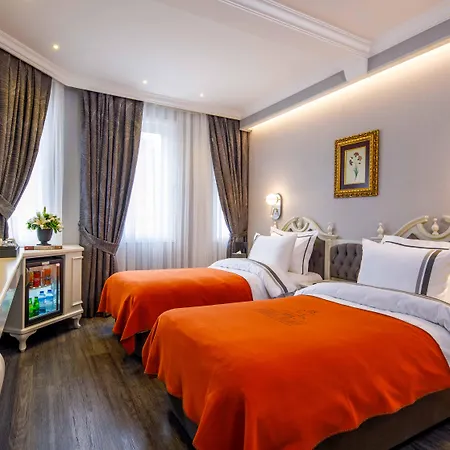 Amiral Palace Hotel&spa Hotel