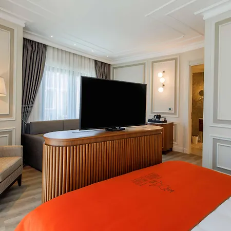 Amiral Palace Hotel&spa Hotel