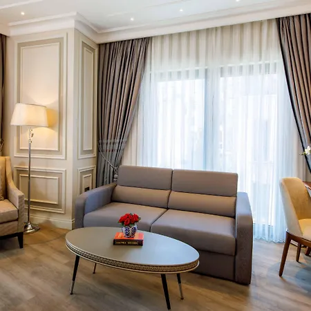 Amiral Palace Hotel&spa 4*