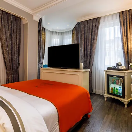 Amiral Palace Hotel&spa 4*