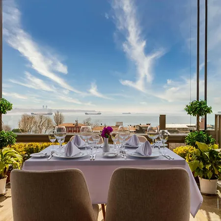 Amiral Palace Hotel&spa 4*
