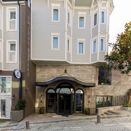 Amiral Palace Hotel&spa 4*