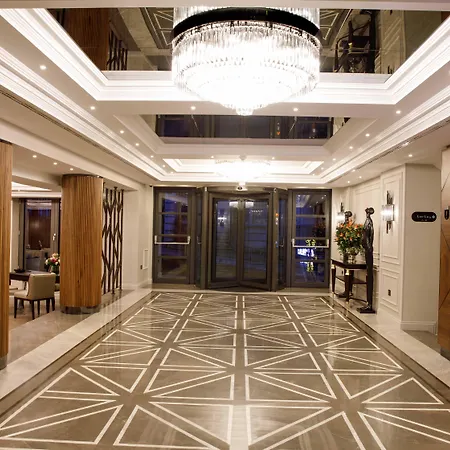 Amiral Palace Hotel&spa Hotel
