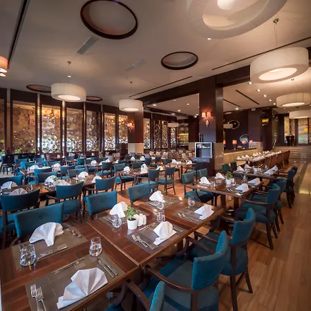 Titanic Business Kartal Hotel 5*
