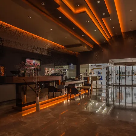 Otel Carlton Old 4*