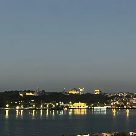 A Million Dollar View In The Heart Of The Apartment