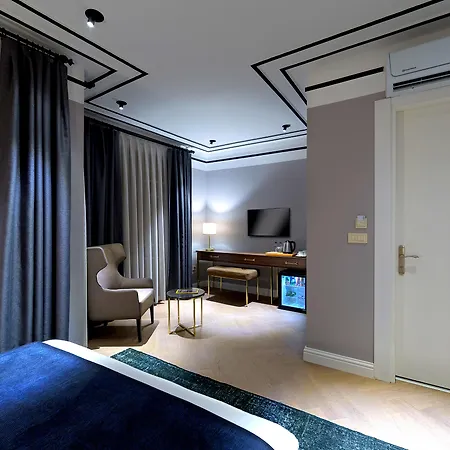 Walton Galata מלון 4*