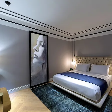 מלון Walton Galata 4*