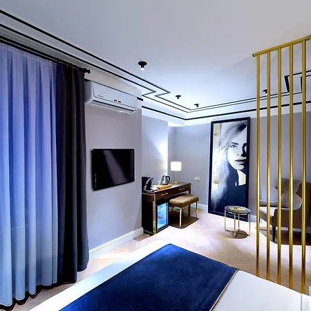מלון Walton Galata 4*
