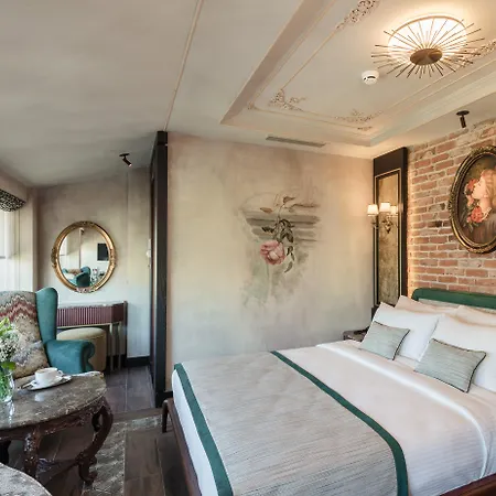 Tria Istanbul-special Category İstanbul