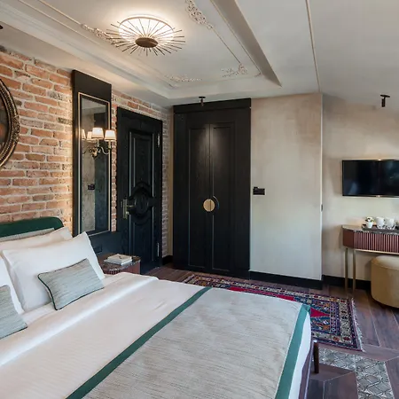 Tria Istanbul-special Category 4*