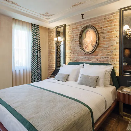 Tria Istanbul-special Category İstanbul