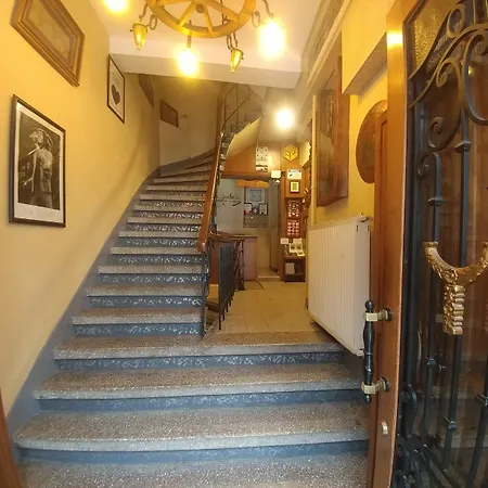 Hostel Antique *