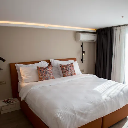 Sparkle Hotel 3*