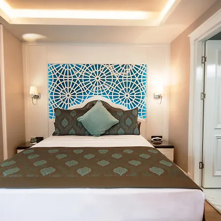 Antusa Palace & Hotell