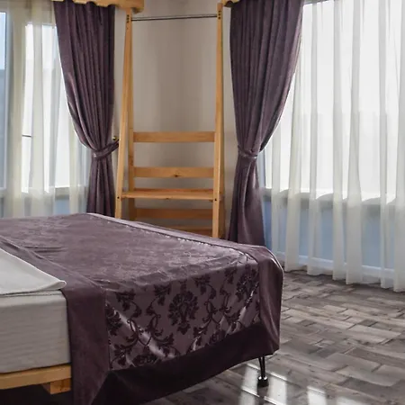 Vavien Hotel 4*