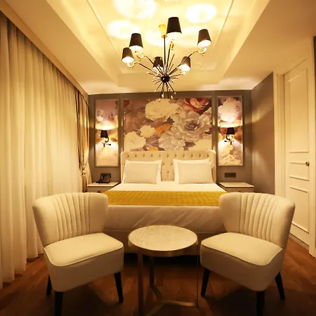 Hotel Royal Tophane 3*
