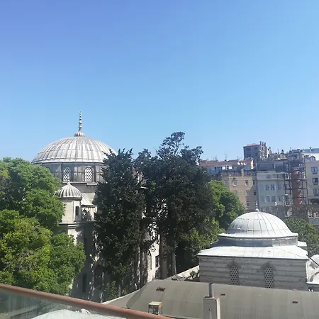 Miss Royal & Estambul