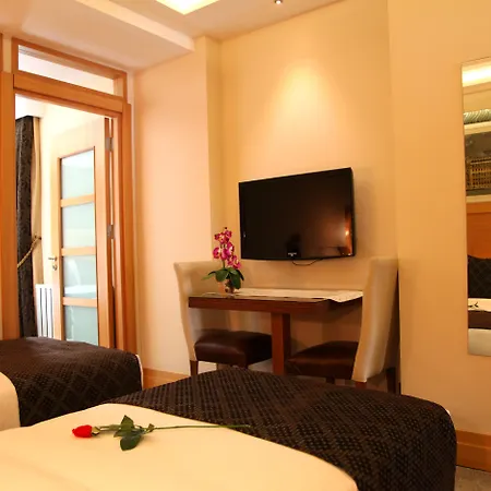 Emerald Hotel
