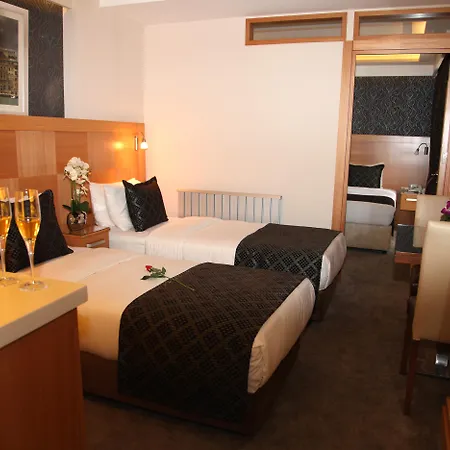 Emerald Hotel