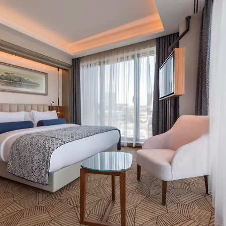 מלון Golden Tulip Bayrampasa