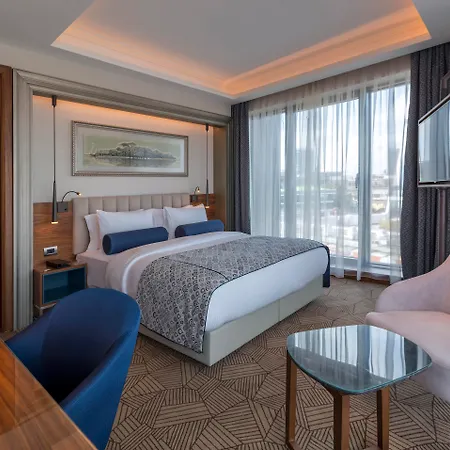 Golden Tulip Bayrampasa Hotel 5*