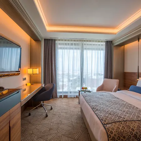 Golden Tulip Bayrampasa מלון 5*