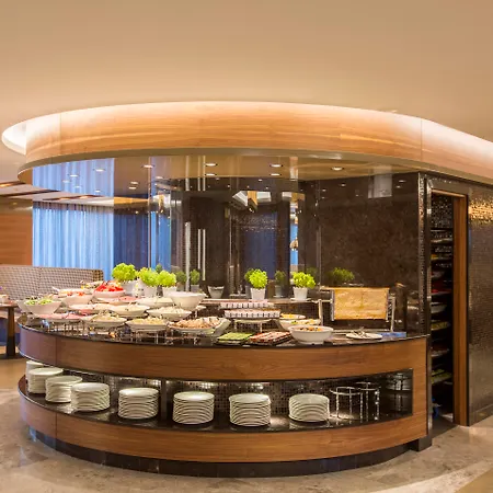 מלון Golden Tulip Bayrampasa 5*